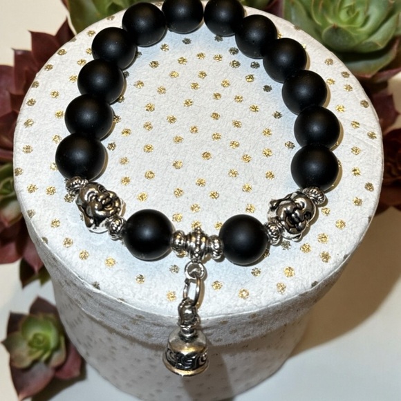 48 hour Sale Gorgeous ⚫️ Double Faced Buddha Onyx Charm Bracelet NWOT - Picture 3 of 3